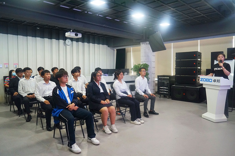 4校企合作 走進職場 協(xié)同育人丨歡迎北京市經(jīng)貿(mào)高級技術(shù)學(xué)校師生來北京高校職場體驗基地——ZOBO卓邦參觀學(xué)習(xí)